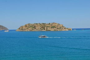  Athina Villas  Элунда